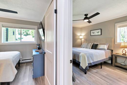 Twin bedroom in the two bedroom condo